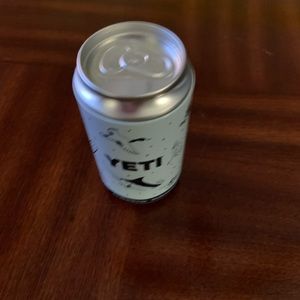 Yeti basic Hide storage tin can